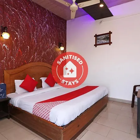 Oyo 70159 Mobar Beach Resort